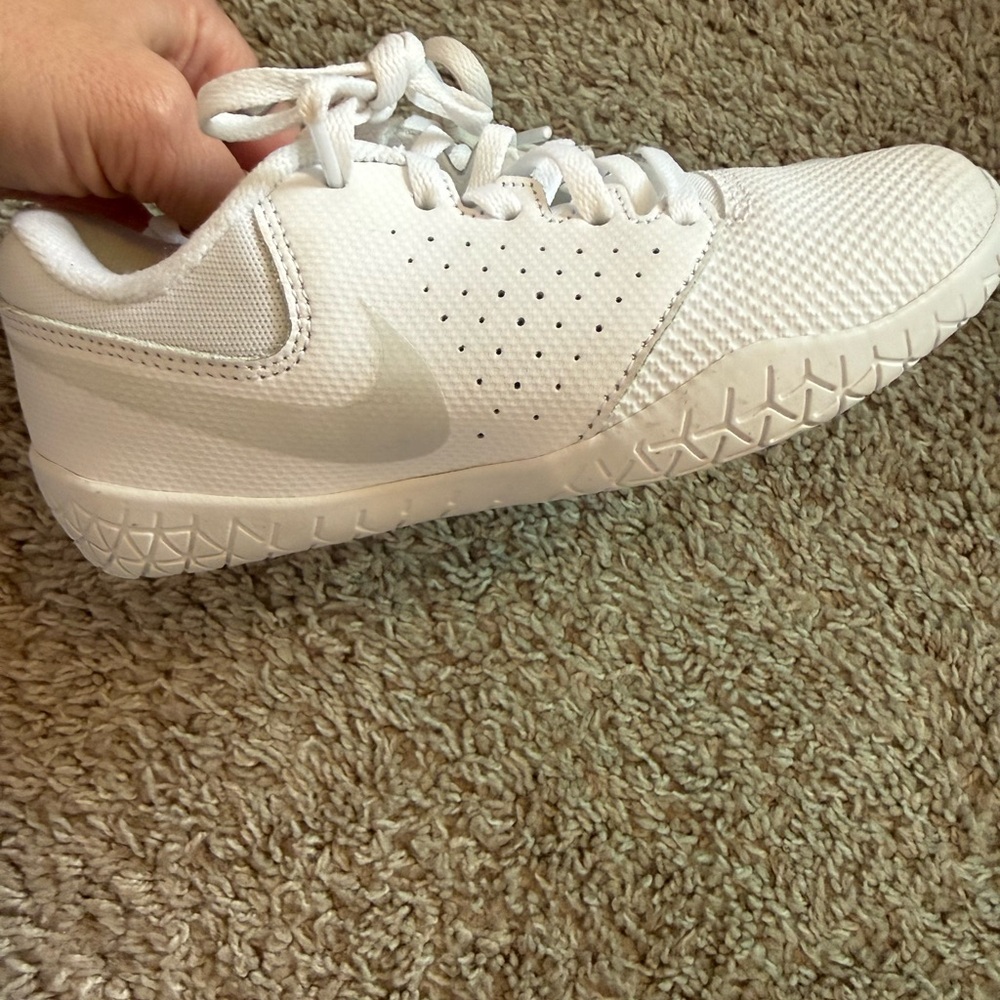 Nike White Cheer shoes - Picture 3 of 6